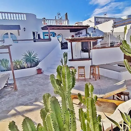 בית נופש Caleta House קלטה דה פוסטה